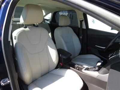 2017 Ford Focus Titanium 4dr Sedan   - Photo 20 - Hickory, NC 28601
