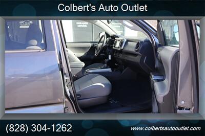 2016 Toyota Tacoma SR5 V6   - Photo 16 - Hickory, NC 28601