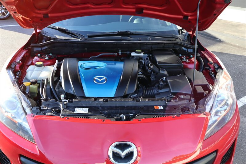 2013 Mazda Mazda3 i Touring - Photo 7 - Hickory, NC 28601
