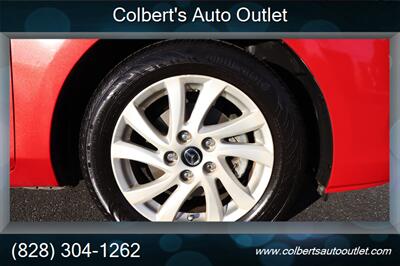 2013 Mazda Mazda3 i Touring - Photo 13 - Hickory, NC 28601