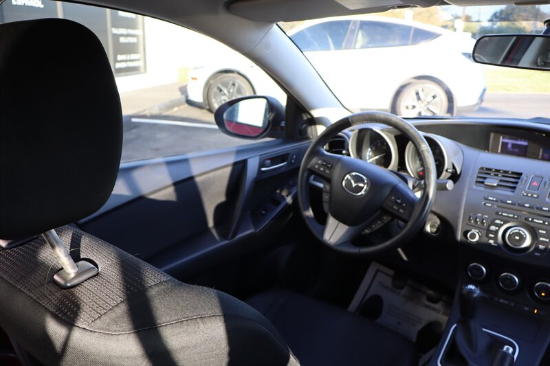 2013 Mazda Mazda3 i Touring - Photo 23 - Hickory, NC 28601