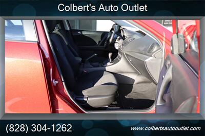2013 Mazda Mazda3 i Touring - Photo 16 - Hickory, NC 28601