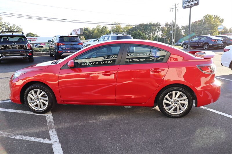 2013 Mazda Mazda3 i Touring - Photo 11 - Hickory, NC 28601
