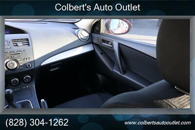 2013 Mazda Mazda3 i Touring - Photo 24 - Hickory, NC 28601