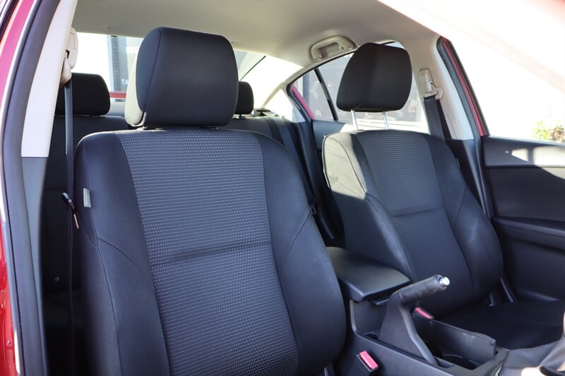2013 Mazda Mazda3 i Touring - Photo 17 - Hickory, NC 28601
