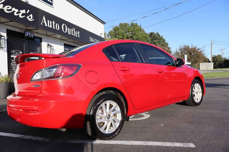 2013 Mazda Mazda3 i Touring - Photo 5 - Hickory, NC 28601