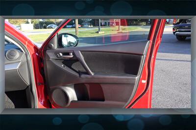 2013 Mazda Mazda3 i Touring - Photo 18 - Hickory, NC 28601