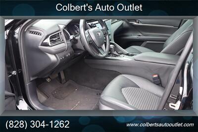 2020 Toyota Camry SE - Photo 7 - Hickory, NC 28601