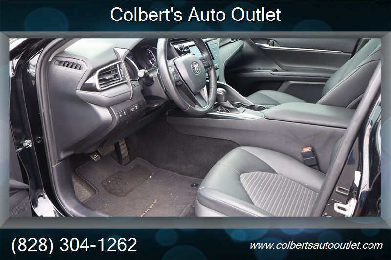2020 Toyota Camry SE - Photo 7 - Hickory, NC 28601
