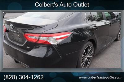 2020 Toyota Camry SE - Photo 6 - Hickory, NC 28601