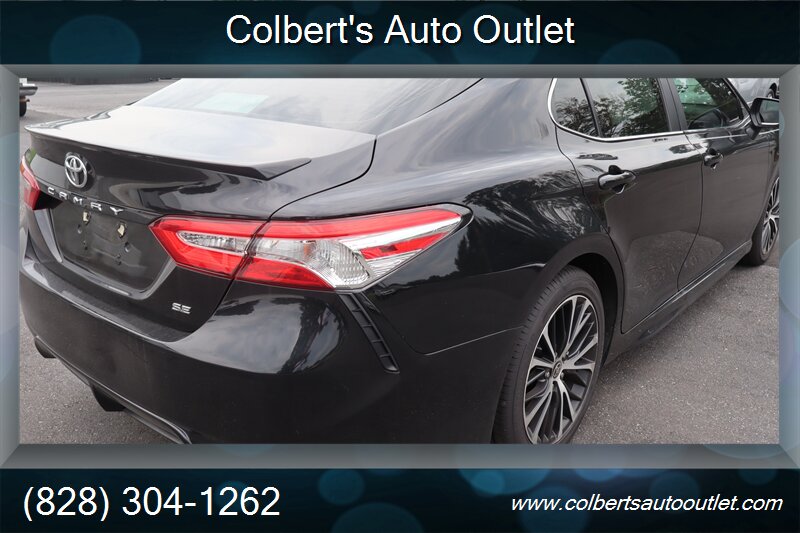 2020 Toyota Camry SE - Photo 6 - Hickory, NC 28601