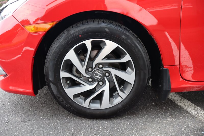 2019 Honda Civic LX - Photo 8 - Hickory, NC 28601