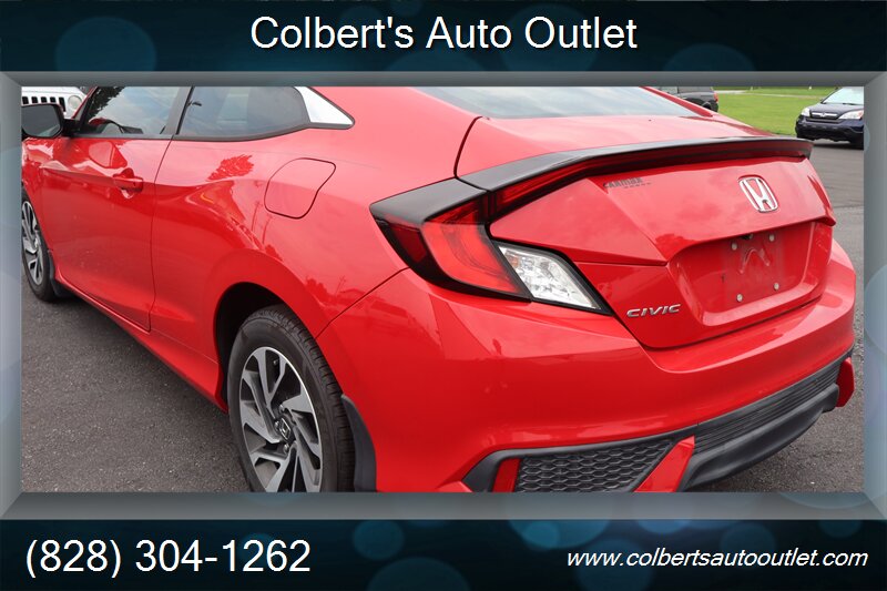 2019 Honda Civic LX - Photo 5 - Hickory, NC 28601