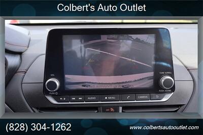 2021 Nissan Altima 2.5 SR 4dr Sedan   - Photo 22 - Hickory, NC 28601