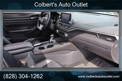 2021 Nissan Altima 2.5 SR 4dr Sedan   - Photo 16 - Hickory, NC 28601