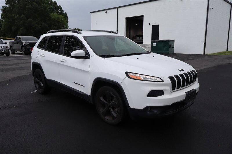 2018 Jeep Cherokee Tech Connect   - Photo 1 - Hickory, NC 28601