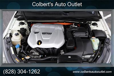 2013 Kia Optima Hybrid EX   - Photo 9 - Hickory, NC 28601