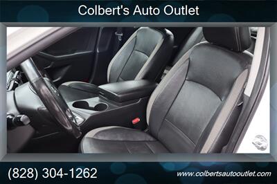 2013 Kia Optima Hybrid EX   - Photo 12 - Hickory, NC 28601