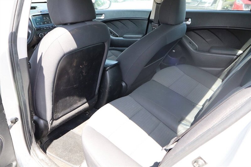 2018 Kia Forte LX 4dr Sedan 6A - Photo 33 - Hickory, NC 28601