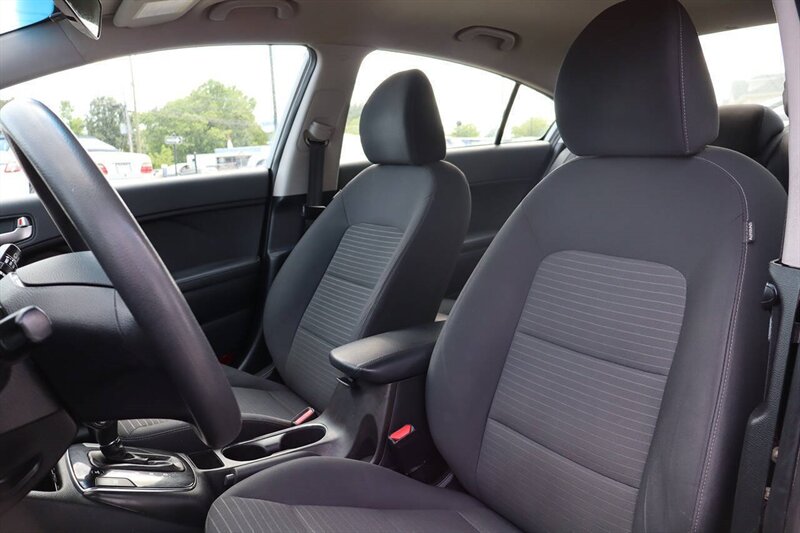 2018 Kia Forte LX 4dr Sedan 6A - Photo 12 - Hickory, NC 28601