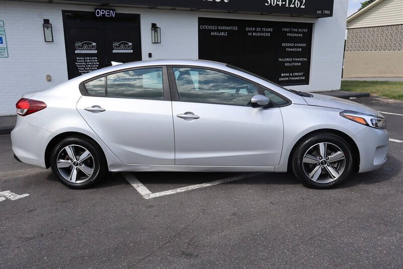 2018 Kia Forte LX 4dr Sedan 6A - Photo 9 - Hickory, NC 28601