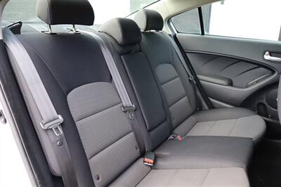 2018 Kia Forte LX 4dr Sedan 6A - Photo 17 - Hickory, NC 28601