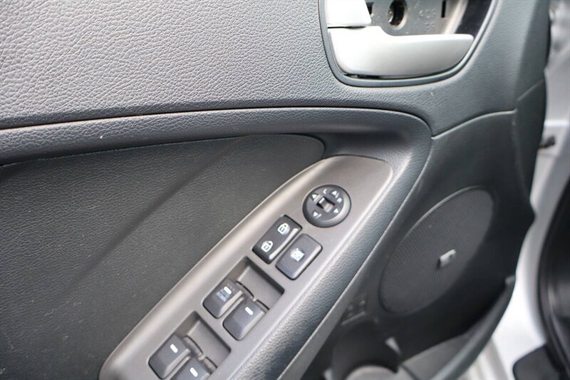 2018 Kia Forte LX 4dr Sedan 6A - Photo 20 - Hickory, NC 28601