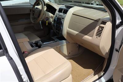 2011 Ford Escape XLT 4dr SUV   - Photo 18 - Hickory, NC 28601