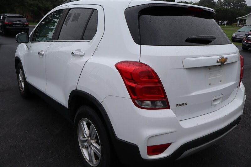 2019 Chevrolet Trax LT - Photo 5 - Hickory, NC 28601