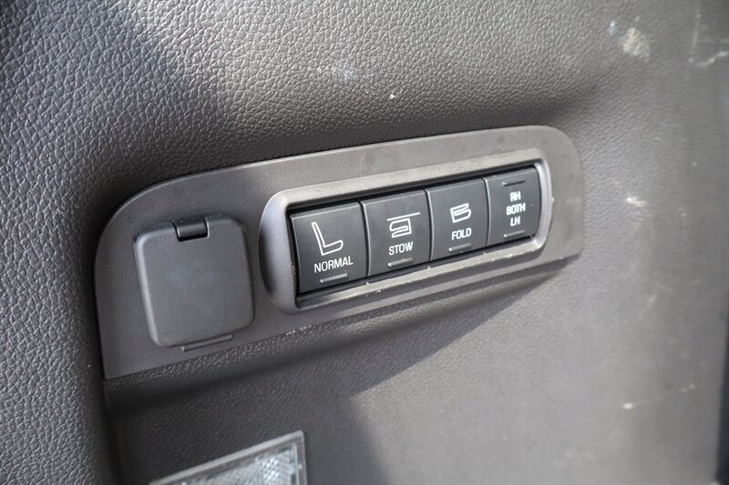 2014 Ford Explorer Limited 4dr SUV - Photo 47 - Hickory, NC 28601