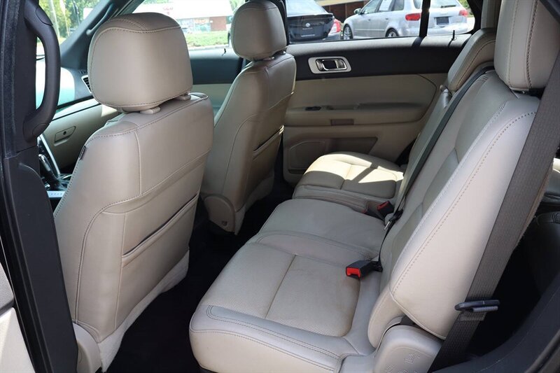 2014 Ford Explorer Limited 4dr SUV - Photo 15 - Hickory, NC 28601