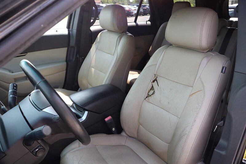 2014 Ford Explorer Limited 4dr SUV - Photo 14 - Hickory, NC 28601