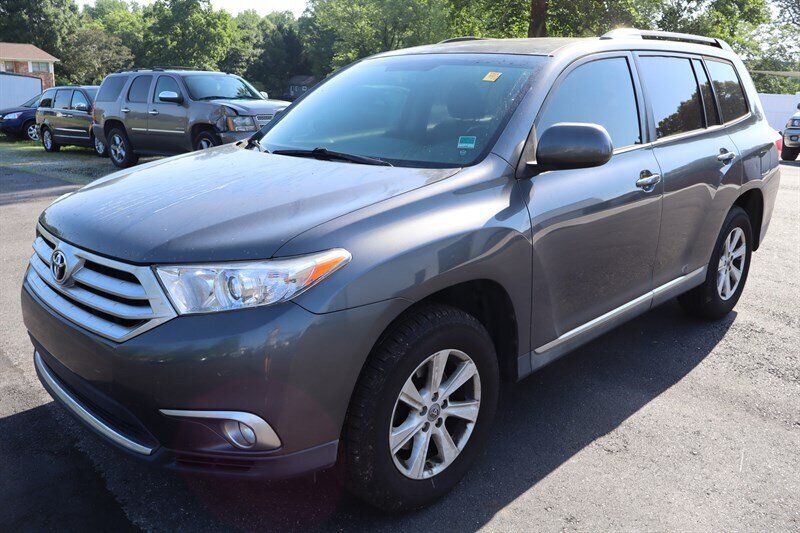 2012 Toyota Highlander SE - Photo 4 - Hickory, NC 28601