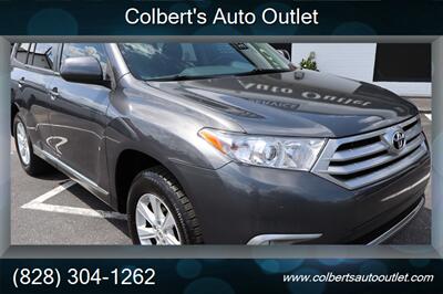 2012 Toyota Highlander SE   - Photo 2 - Hickory, NC 28601