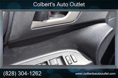 2012 Toyota Highlander SE   - Photo 21 - Hickory, NC 28601