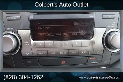 2012 Toyota Highlander SE   - Photo 27 - Hickory, NC 28601