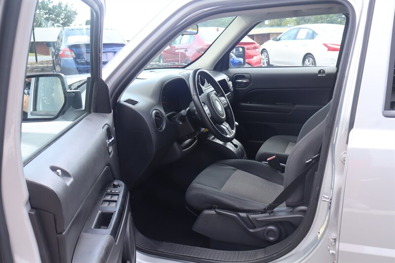 2011 Jeep Patriot Sport - Photo 8 - Hickory, NC 28601