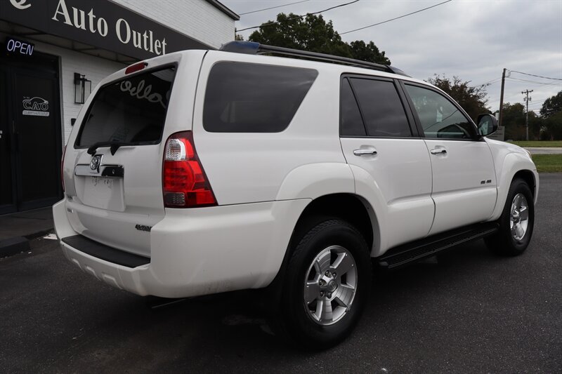 2009 Toyota 4Runner SR5 - Photo 5 - Hickory, NC 28601