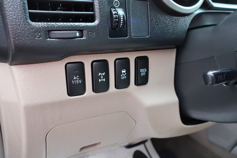 2009 Toyota 4Runner SR5 - Photo 31 - Hickory, NC 28601