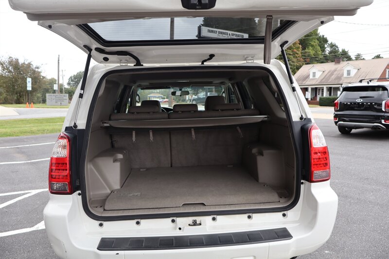2009 Toyota 4Runner SR5 - Photo 7 - Hickory, NC 28601