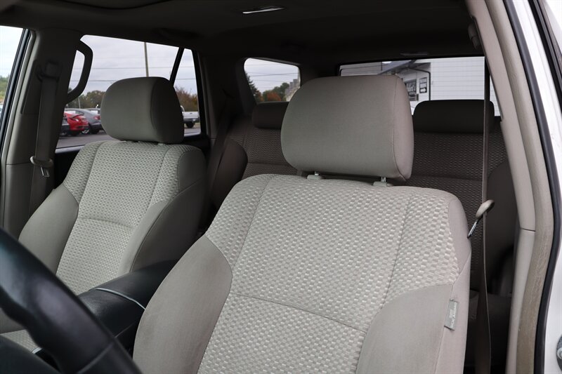 2009 Toyota 4Runner SR5 - Photo 13 - Hickory, NC 28601