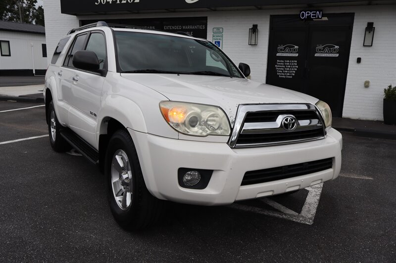 2009 Toyota 4Runner SR5 - Photo 2 - Hickory, NC 28601