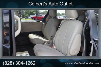 2011 Toyota Sienna LE 8-Passenger - Photo 14 - Hickory, NC 28601