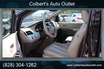 2011 Toyota Sienna LE 8-Passenger - Photo 11 - Hickory, NC 28601