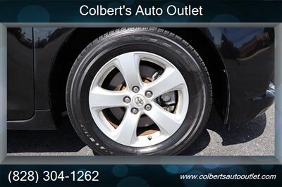2011 Toyota Sienna LE 8-Passenger - Photo 9 - Hickory, NC 28601