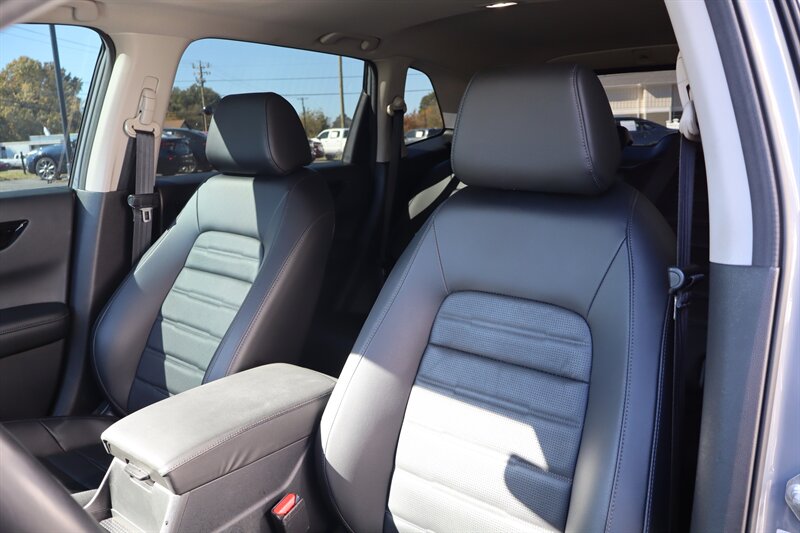 2025 Honda CR-V EX-L - Photo 11 - Hickory, NC 28601