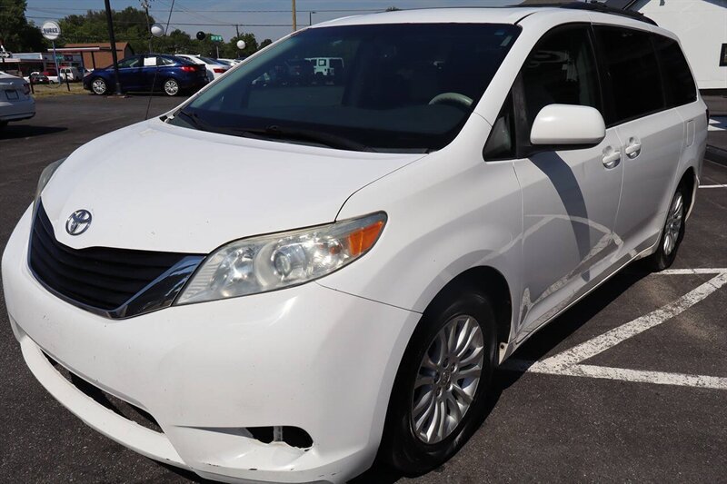 2012 Toyota Sienna LE 8 Passenger 4dr Mini Van V6 - Photo 4 - Hickory, NC 28601