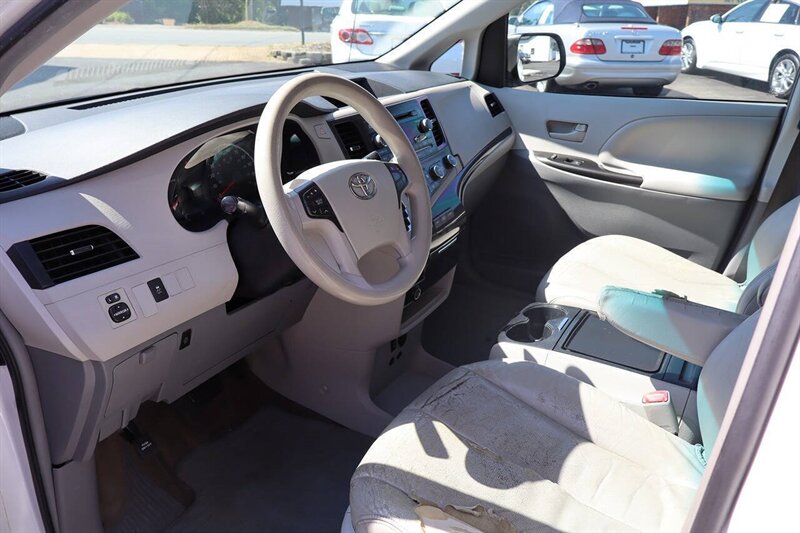 2012 Toyota Sienna LE 8 Passenger 4dr Mini Van V6 - Photo 11 - Hickory, NC 28601