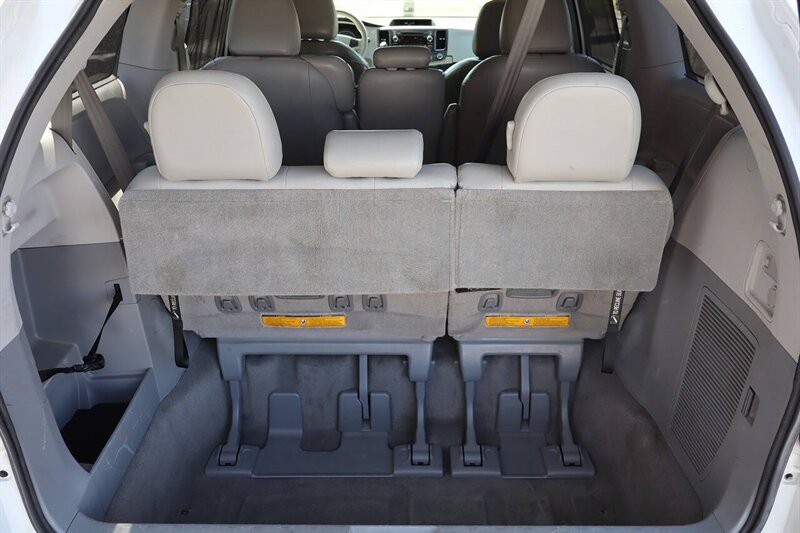 2012 Toyota Sienna LE 8 Passenger 4dr Mini Van V6 - Photo 16 - Hickory, NC 28601