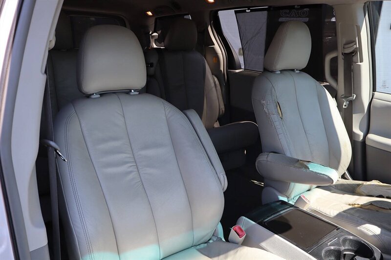 2012 Toyota Sienna LE 8 Passenger 4dr Mini Van V6 - Photo 21 - Hickory, NC 28601
